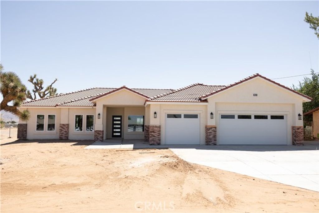 12409 Pawnee Road, Apple Valley, CA 92308