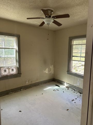 315 Hickory Grove Blvd, Clarksville, TN 37040