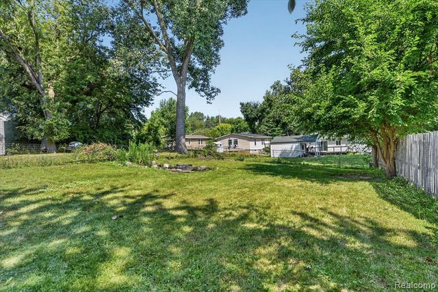 521 E Paulson Street, Lansing, MI 48906