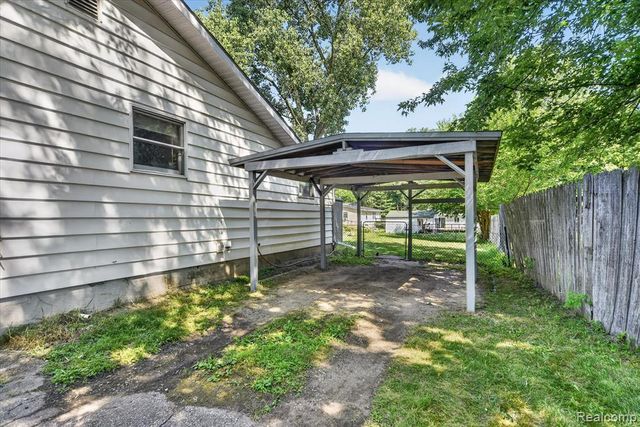 521 E Paulson Street, Lansing, MI 48906