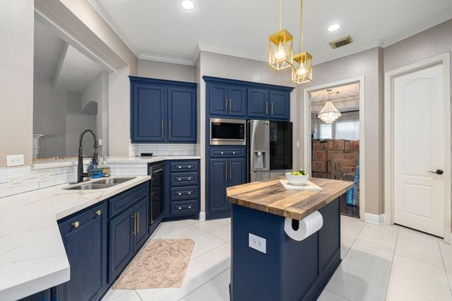 2512 W Ranch Drive, Friendswood, TX 77546