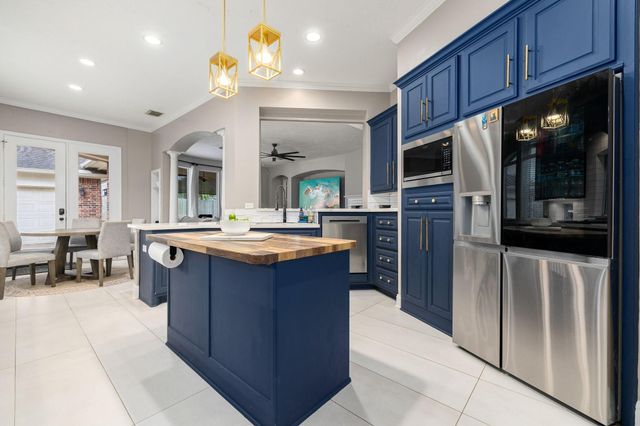 2512 W Ranch Drive, Friendswood, TX 77546