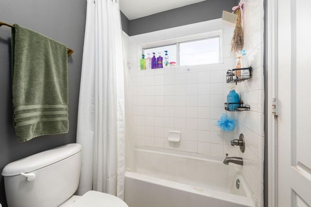 2512 W Ranch Drive, Friendswood, TX 77546