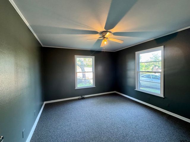 1725 S. Mahon, Tyler, TX 75701