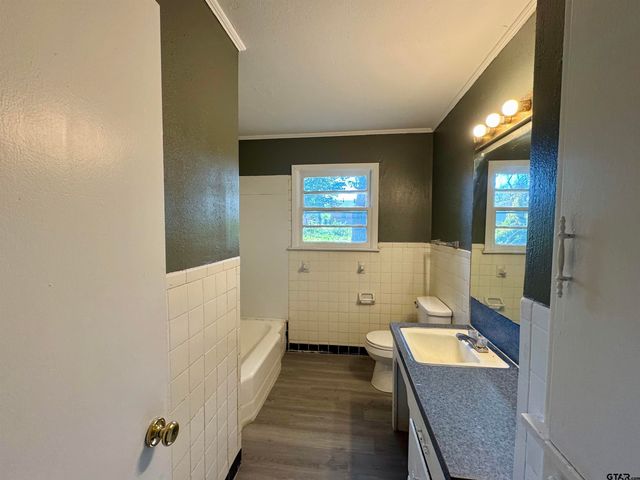 1725 S. Mahon, Tyler, TX 75701