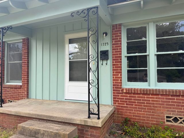 1725 S. Mahon, Tyler, TX 75701