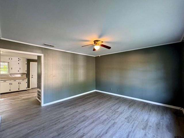 1725 S. Mahon, Tyler, TX 75701