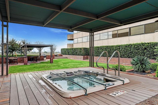 5000 Montrose Boulevard 10B, Houston, TX 77006