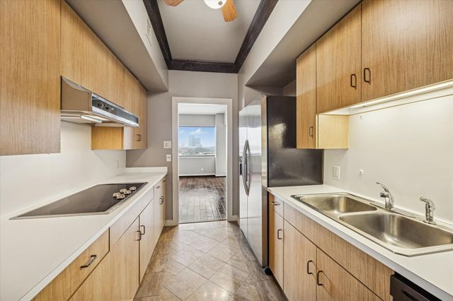 5000 Montrose Boulevard 10B, Houston, TX 77006