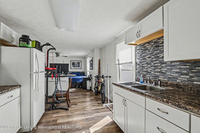1612 S Washington Avenue, Lansing, MI 48910