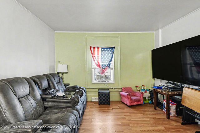 1612 S Washington Avenue, Lansing, MI 48910