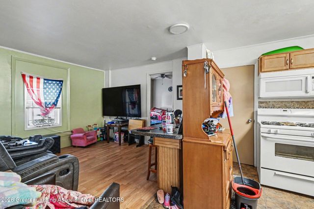 1612 S Washington Avenue, Lansing, MI 48910