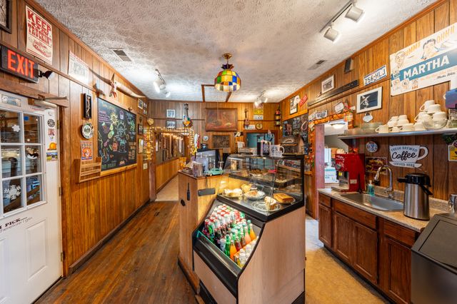 1652 Highway 31, W, Goodlettsville, TN 37072