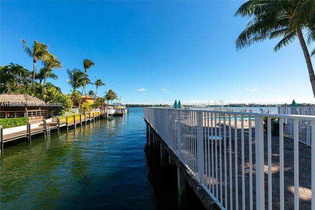 104 Harbors Way, Boynton Beach, FL 33435