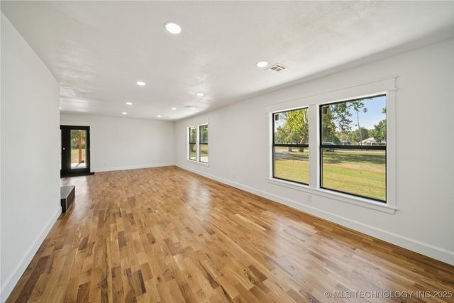 11325 N 123rd Avenue, Collinsville, OK 74021