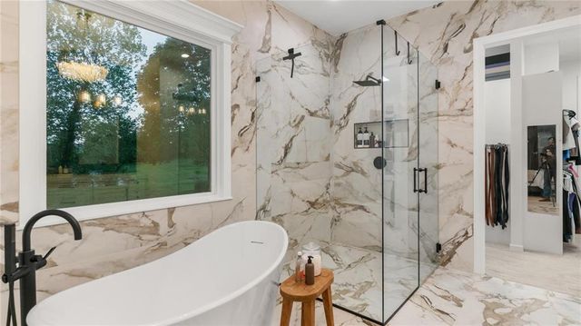 21225 S Cedar Niles Road, Spring Hill, KS 66083