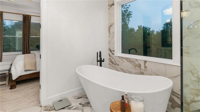 21225 S Cedar Niles Road, Spring Hill, KS 66083