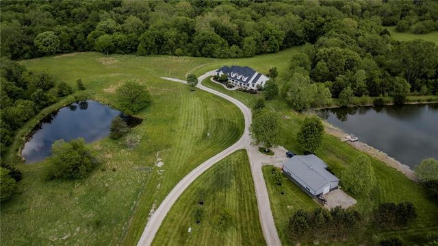 21225 S Cedar Niles Road, Spring Hill, KS 66083