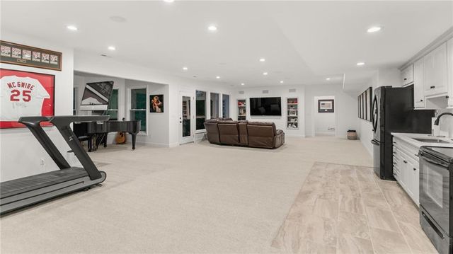 21225 S Cedar Niles Road, Spring Hill, KS 66083