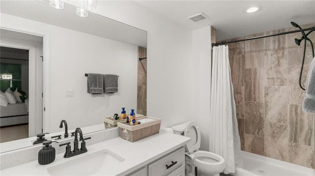 21225 S Cedar Niles Road, Spring Hill, KS 66083
