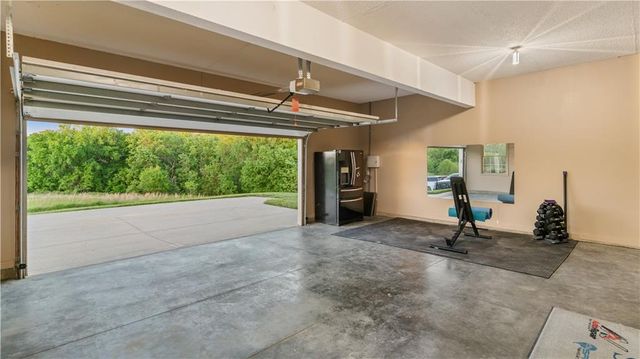 21225 S Cedar Niles Road, Spring Hill, KS 66083