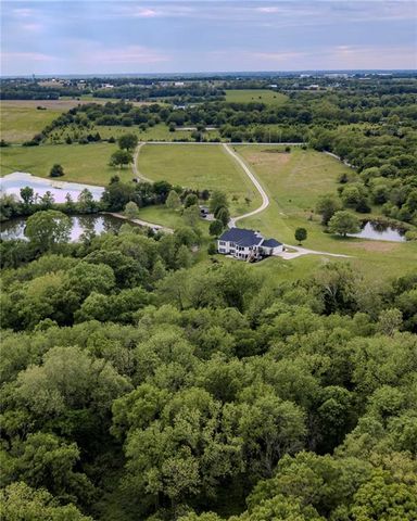 21225 S Cedar Niles Road, Spring Hill, KS 66083