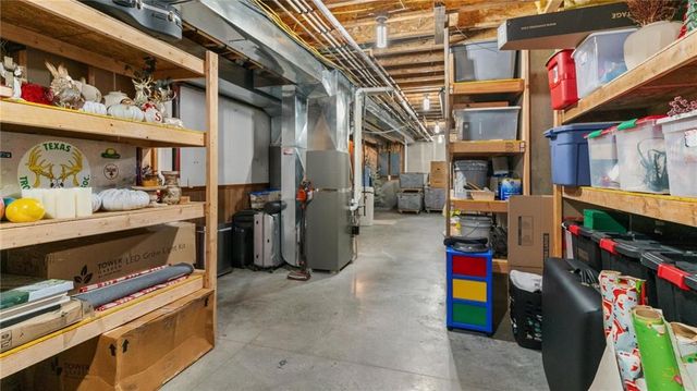 21225 S Cedar Niles Road, Spring Hill, KS 66083