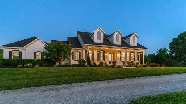 21225 S Cedar Niles Road, Spring Hill, KS 66083
