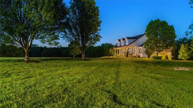 21225 S Cedar Niles Road, Spring Hill, KS 66083