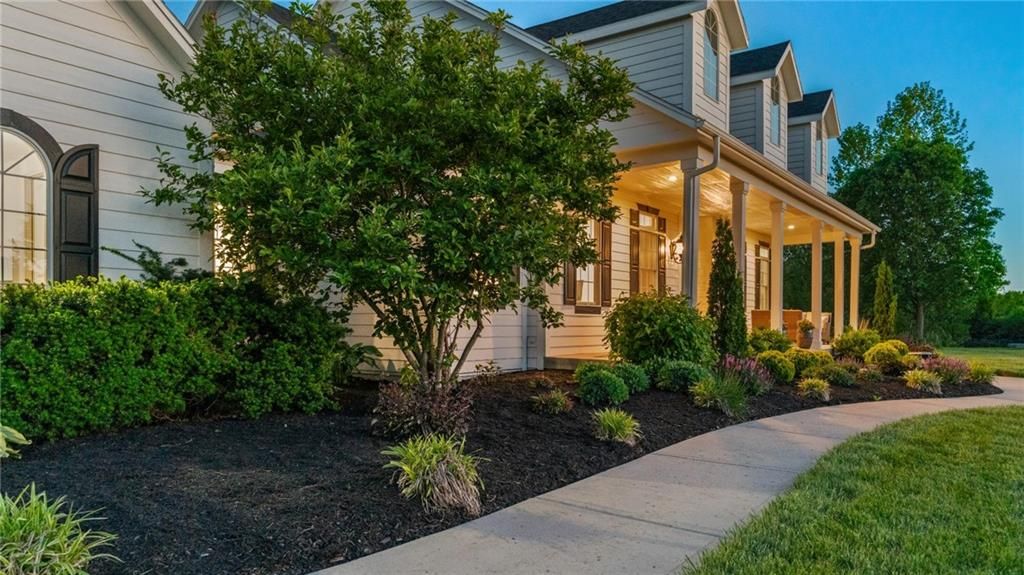 21225 S Cedar Niles Road, Spring Hill, KS 66083
