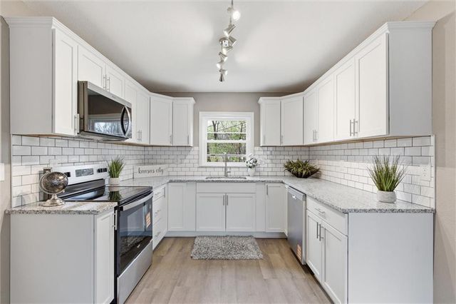 6203 E 147th Terrace, Grandview, MO 64030