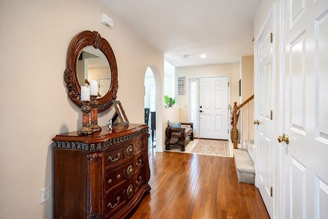 6 Berrywood Ct 6, Bourne, MA 02532
