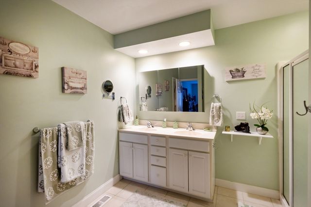 6 Berrywood Ct 6, Bourne, MA 02532