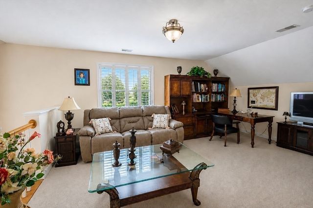 6 Berrywood Ct 6, Bourne, MA 02532
