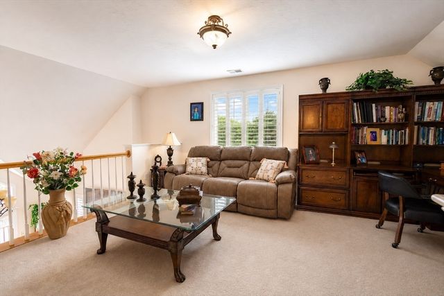 6 Berrywood Ct 6, Bourne, MA 02532