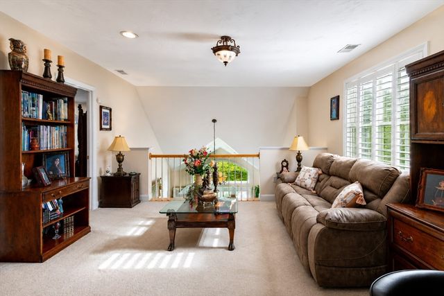 6 Berrywood Ct 6, Bourne, MA 02532