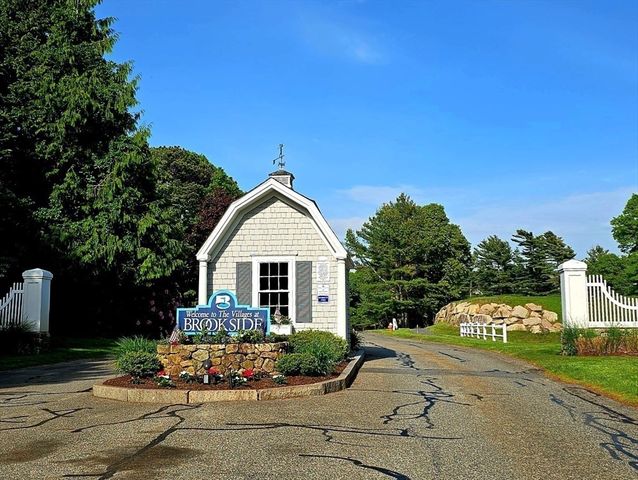 6 Berrywood Ct 6, Bourne, MA 02532