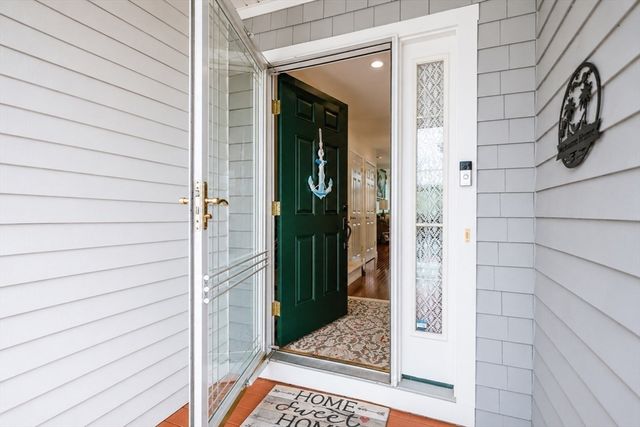 6 Berrywood Ct 6, Bourne, MA 02532