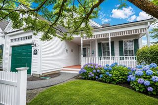 6 Berrywood Ct 6, Bourne, MA 02532