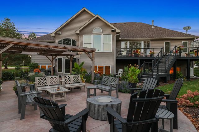 8515 Kelzer Pond Drive, Victoria, MN 55386
