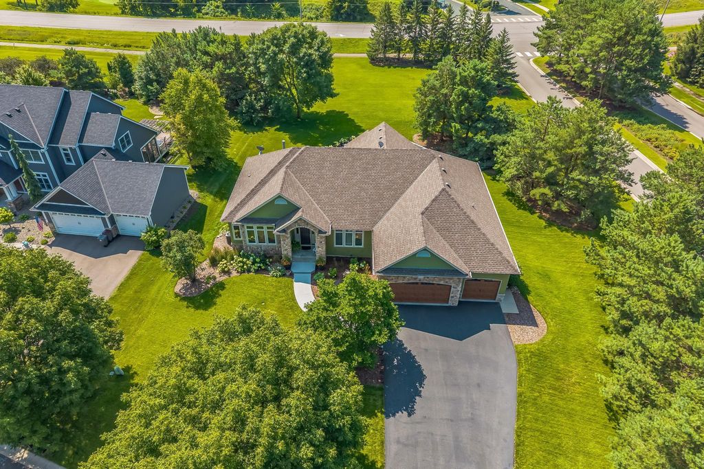 8515 Kelzer Pond Drive, Victoria, MN 55386