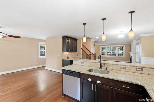 1223 Greenleaf Drive, Royal Oak, MI 48067
