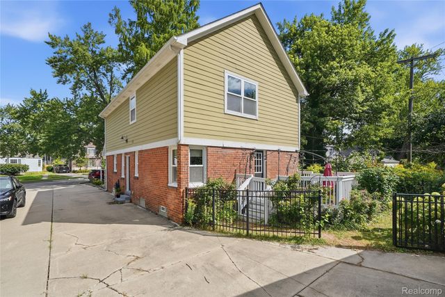 1223 Greenleaf Drive, Royal Oak, MI 48067