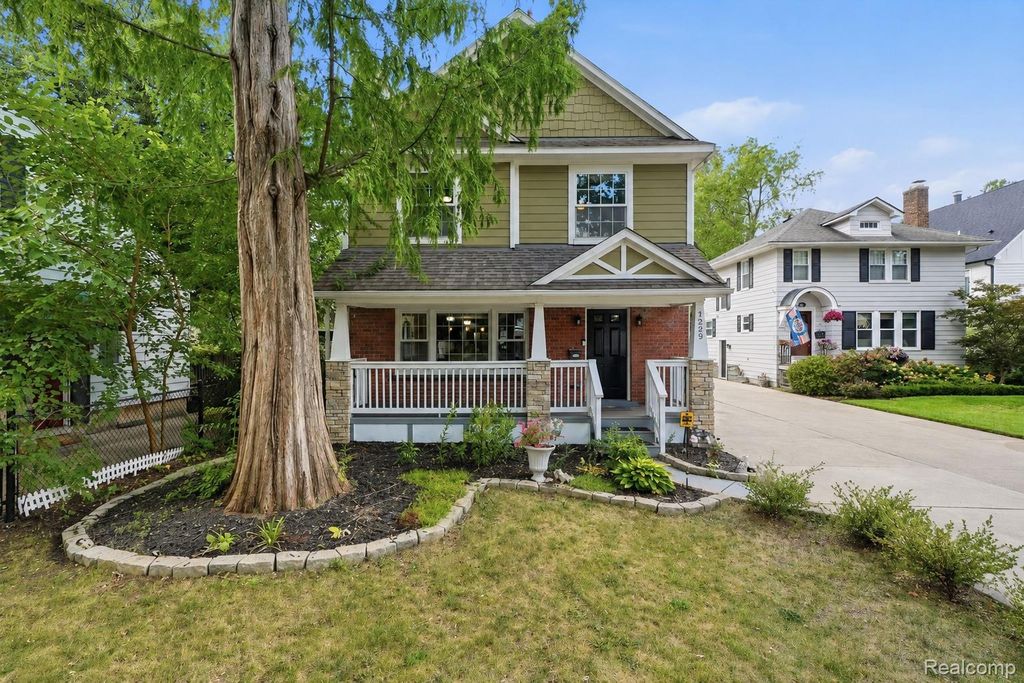 1223 Greenleaf Drive, Royal Oak, MI 48067