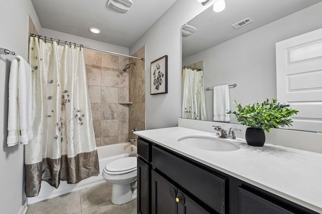 160 Syrah CT, Leander, TX 78641