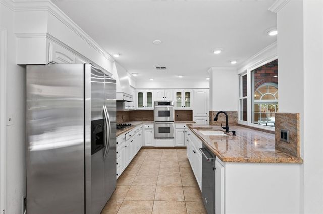 2527 W San Madele Avenue, Fresno, CA 93711