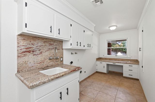 2527 W San Madele Avenue, Fresno, CA 93711