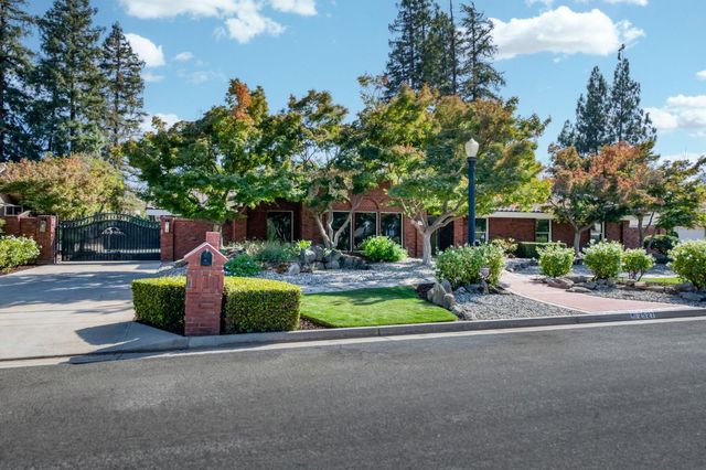 2527 W San Madele Avenue, Fresno, CA 93711