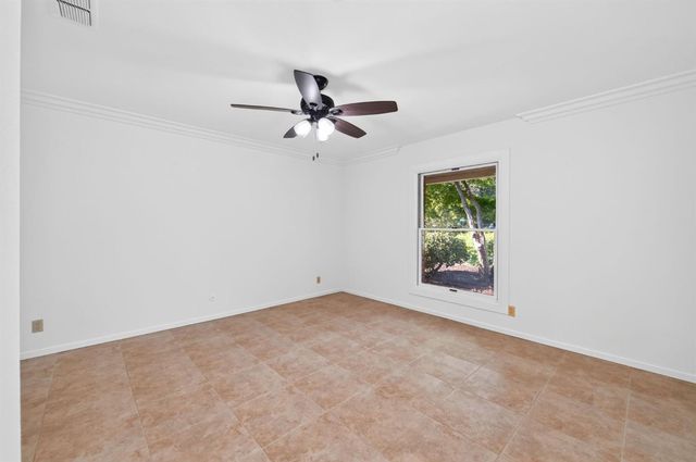2527 W San Madele Avenue, Fresno, CA 93711