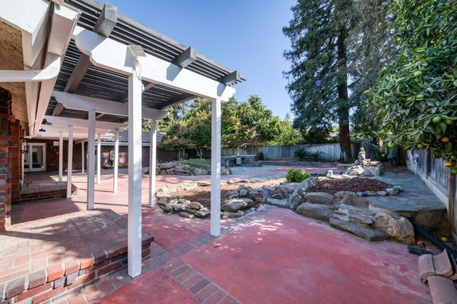 2527 W San Madele Avenue, Fresno, CA 93711